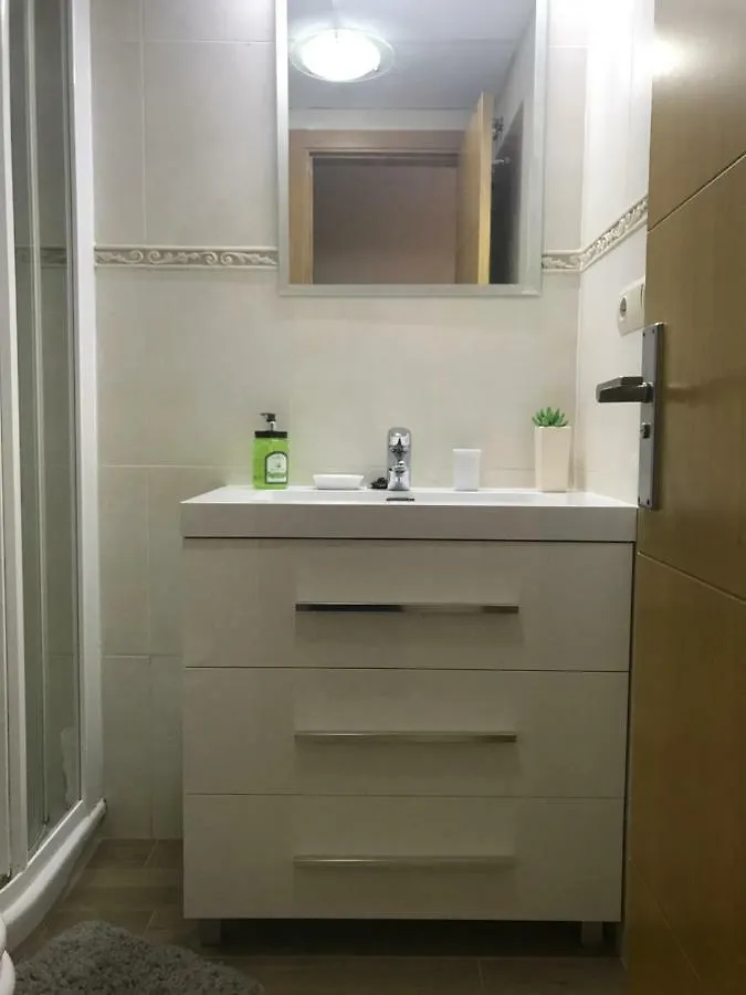 Apartamento Paseo Maritimo Antonio Banderas Málaga İspanya